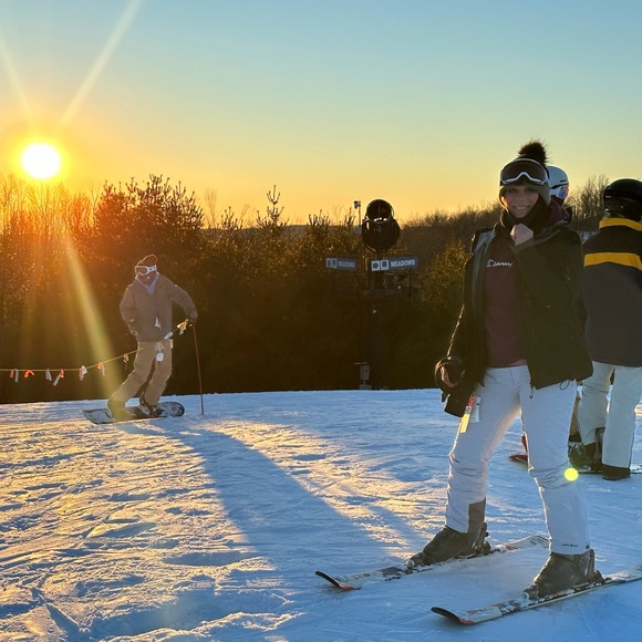 Meet your Posher, Chloe - Picture 3 of 4